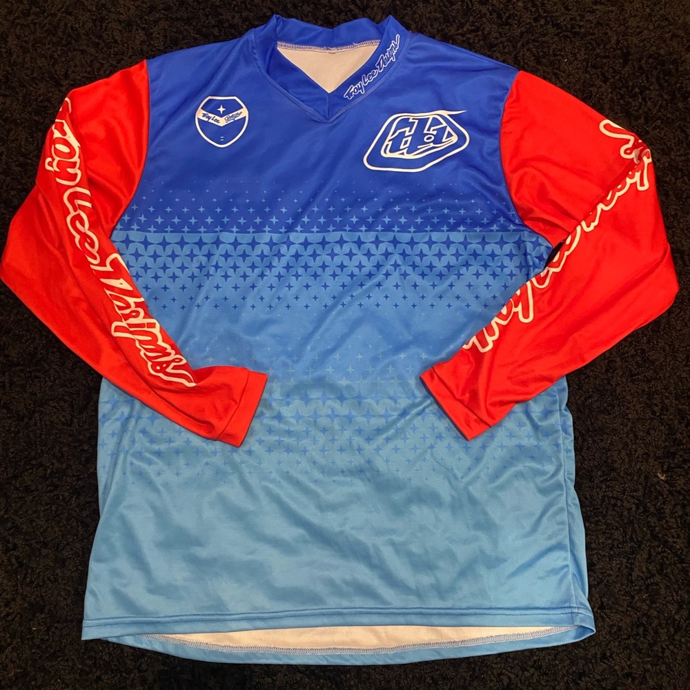 Troy Lee designs long sleeve